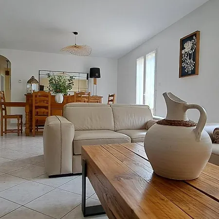La Maison De Lucie Holiday home Gere-Belesten